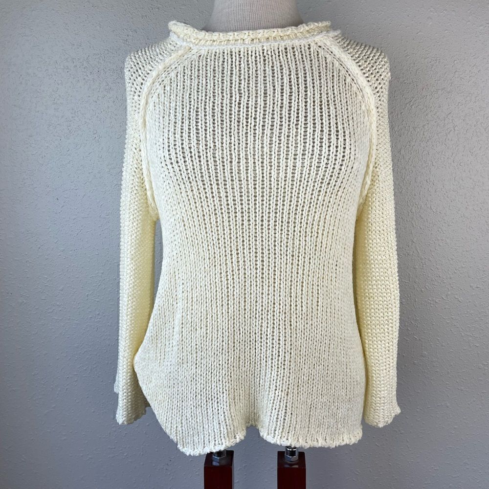 Aakaa knit Sweater Size L EUC